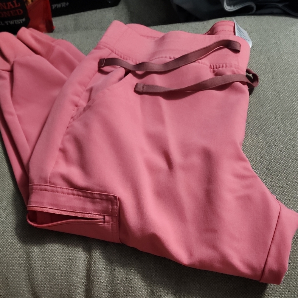 Figs Zamora Joggers In Dusty Rose